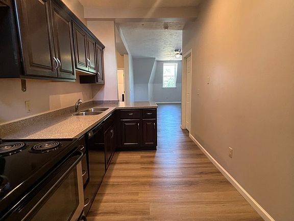 4th image of 437 W 6th St APT 6