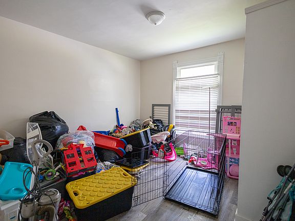 5th image of 1429 Sherman St