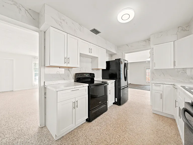 365 Blue Heron Rd — Photo 13