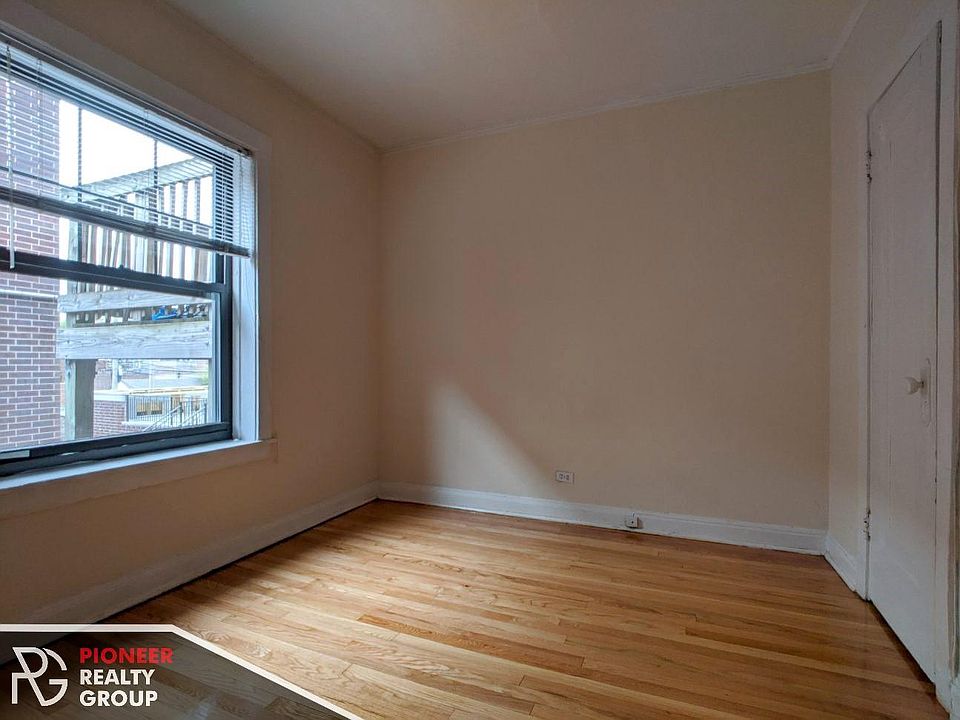 1st image of 1200 W Wellington Ave #3RA
