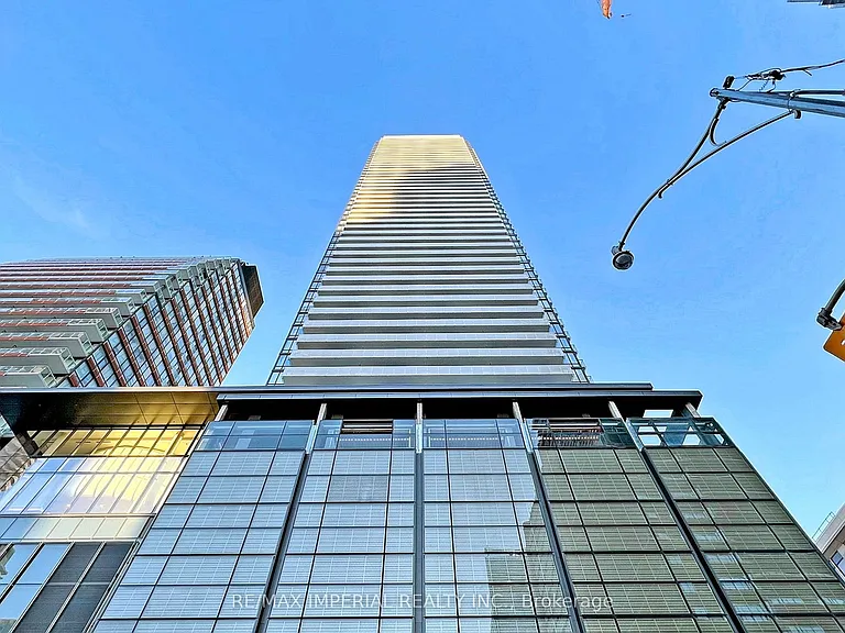 501 Yonge St #2111 — Photo 2