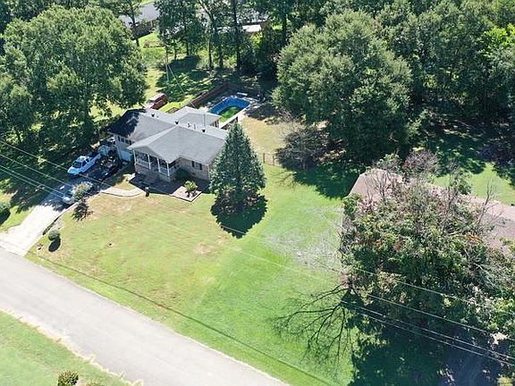 4th image of 29 Westwood Dr