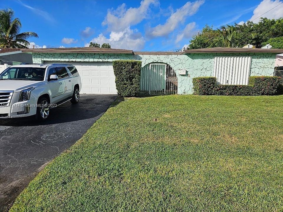 1st image of 8625 Claridge Dr