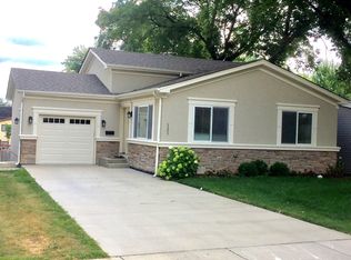 121 N Prairie Ave, Mundelein, IL 60060