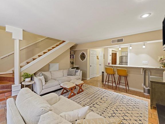 5th image of 1953 Stoney Brook Dr #1953