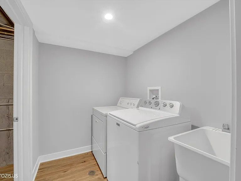 4043 N Wagner Ave — Photo 22