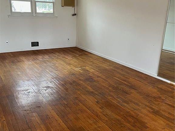 3rd image of 403 Montreal Ave