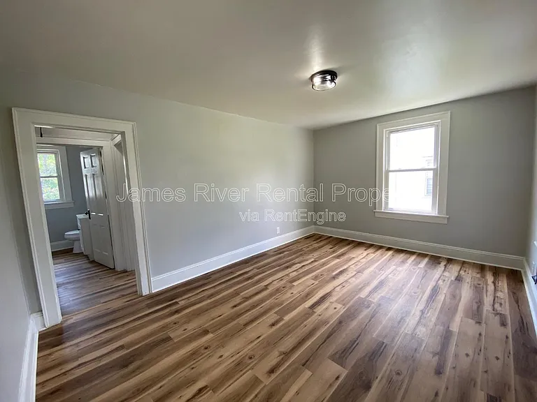2020 Rose Ln — Photo 9