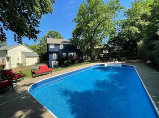 15434 Glenwood St, Overland Park, KS 66223