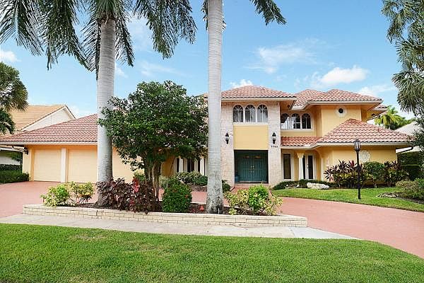 Home For Sale In Boca Grove