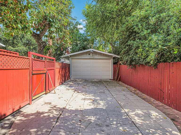 1340 E Washington Blvd — Photo 65