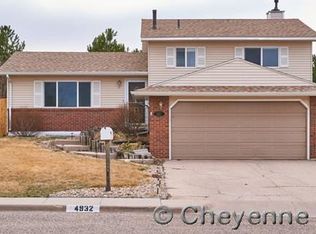 4932 Grandview Ave, Cheyenne, WY 82009