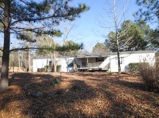 2588 Strayleaf Rd, Wildersville, TN 38388