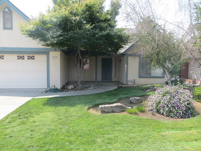2131 E Cromwell Ave photo 1