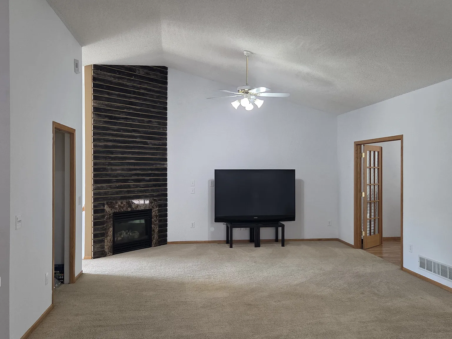 12746 Ulysses Cir NE — Photo 3