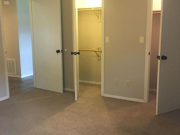 5th image of 103 W Bean St #103/105