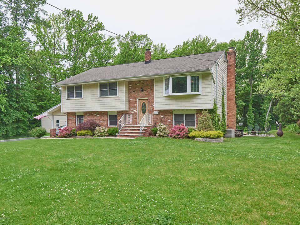 1st image of 5 Kenwood Dr