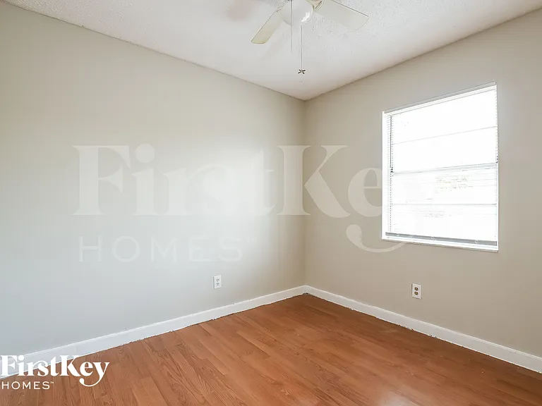 325 Tall Pine Ln — Photo 11