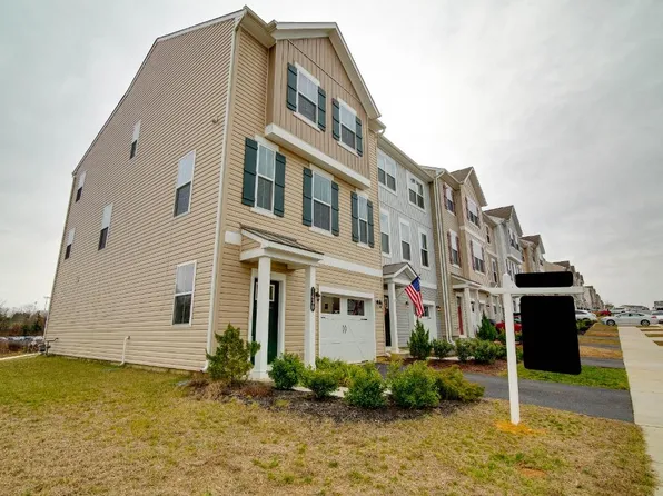 1430 Hudgins Farm Cir, Fredericksburg, VA 22401
