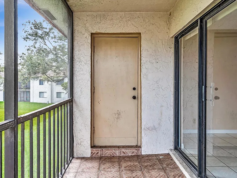 16252 Laurel Dr #201 — Photo 20