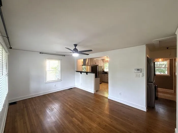 526 W Kingston Ave — Photo 3