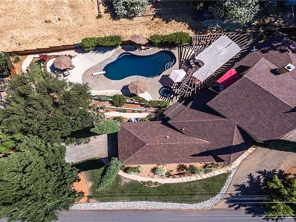 4th image of 8210 Orchard Dr