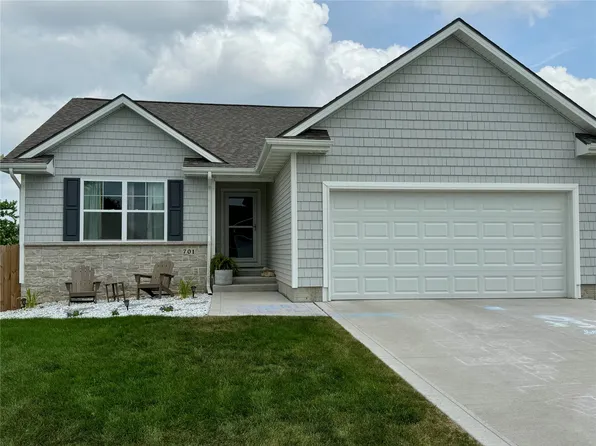 701 Patchett Dr, Mitchellville, IA 50169