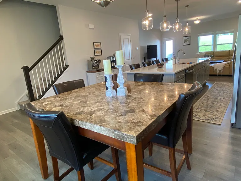 2440 Dukes Hollow Ct — Photo 3
