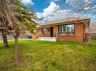 16 Faith Ave, Toronto, ON M3H 1W3