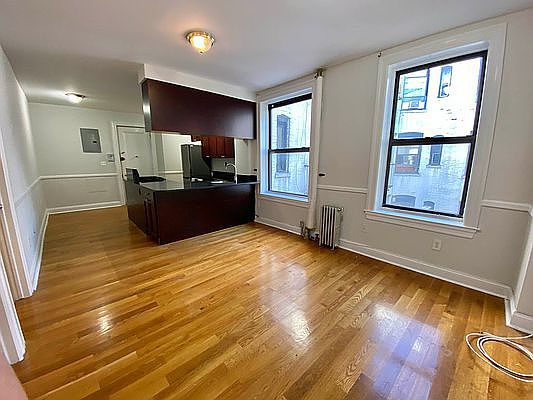 1st image of 132 Thompson St APT 28