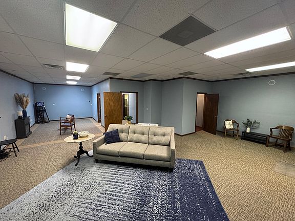 3rd image of 225 5th St