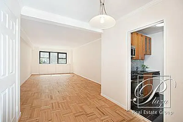 Sold by Plaza Real Estate Group | media 11