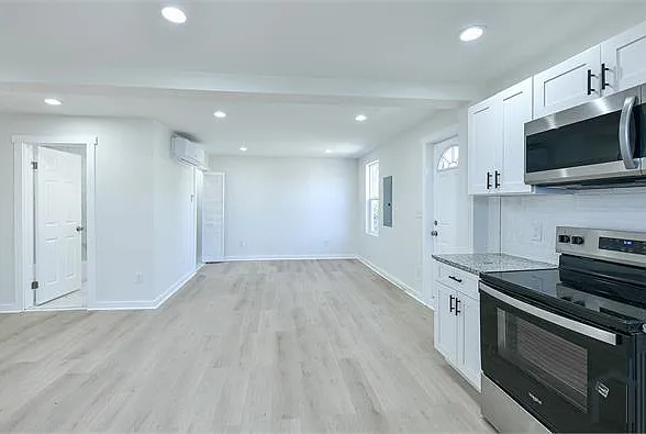 2330 Bryant Ave #4 — Photo 7