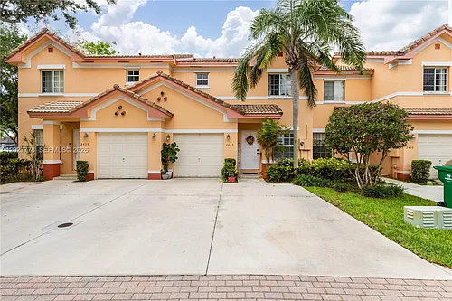 2420 SW 87th Way Photo 1