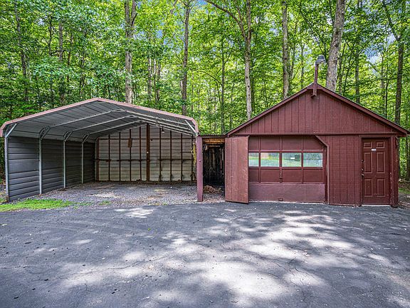 5th image of 9865 Red Hill Rd