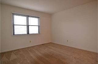 4th image of 139 Kaye Vue Dr