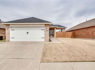 1425 SW 25th St, Moore, OK 73170