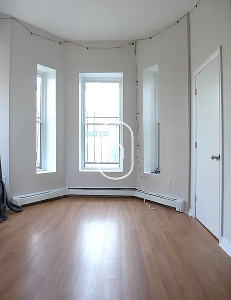 41 Cunard St — Photo 2