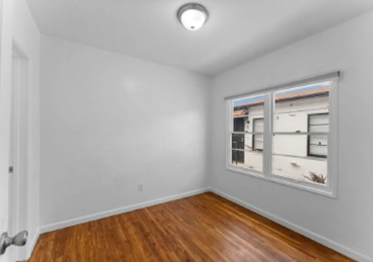 Prime Location On Adams Avenue: Modern Comfort Meets Historic Charm + Parking Available — Photo 4