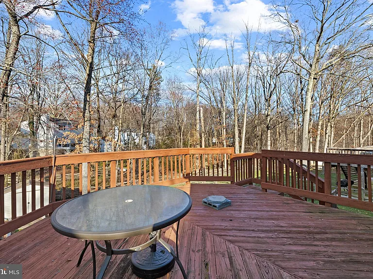 8469 Rippled Creek Ct — Photo 28