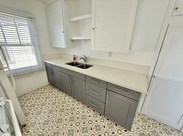 919 W 29th Pl, San Pedro, CA 90731