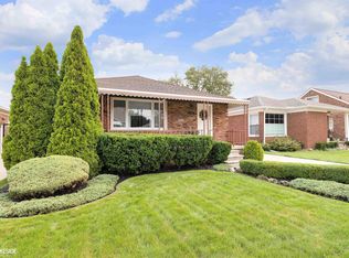 7241 Helen St, Center Line, MI 48015