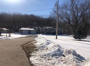 11910 Niabi Zoo Rd, Coal Valley, IL 61240