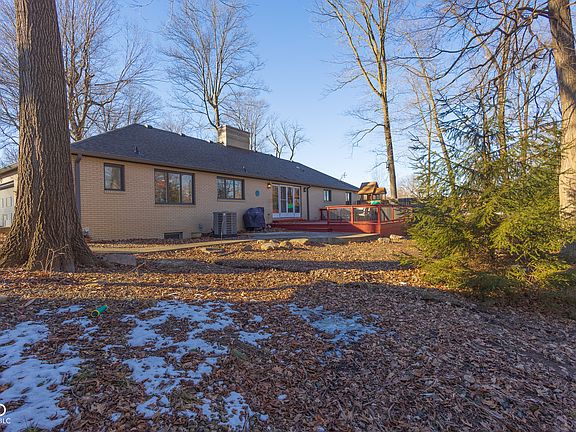 3rd image of 434 N Woodland Heights Dr