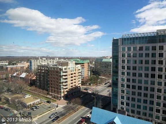 2nd image of 900 N Stafford St APT 2018
