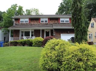 107 Oxford Rd, Colonia, NJ 07067