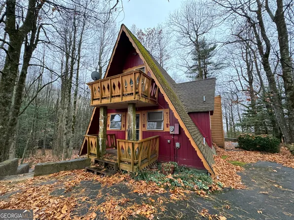 389 Honey Bear Ln, Dillard, GA 30537