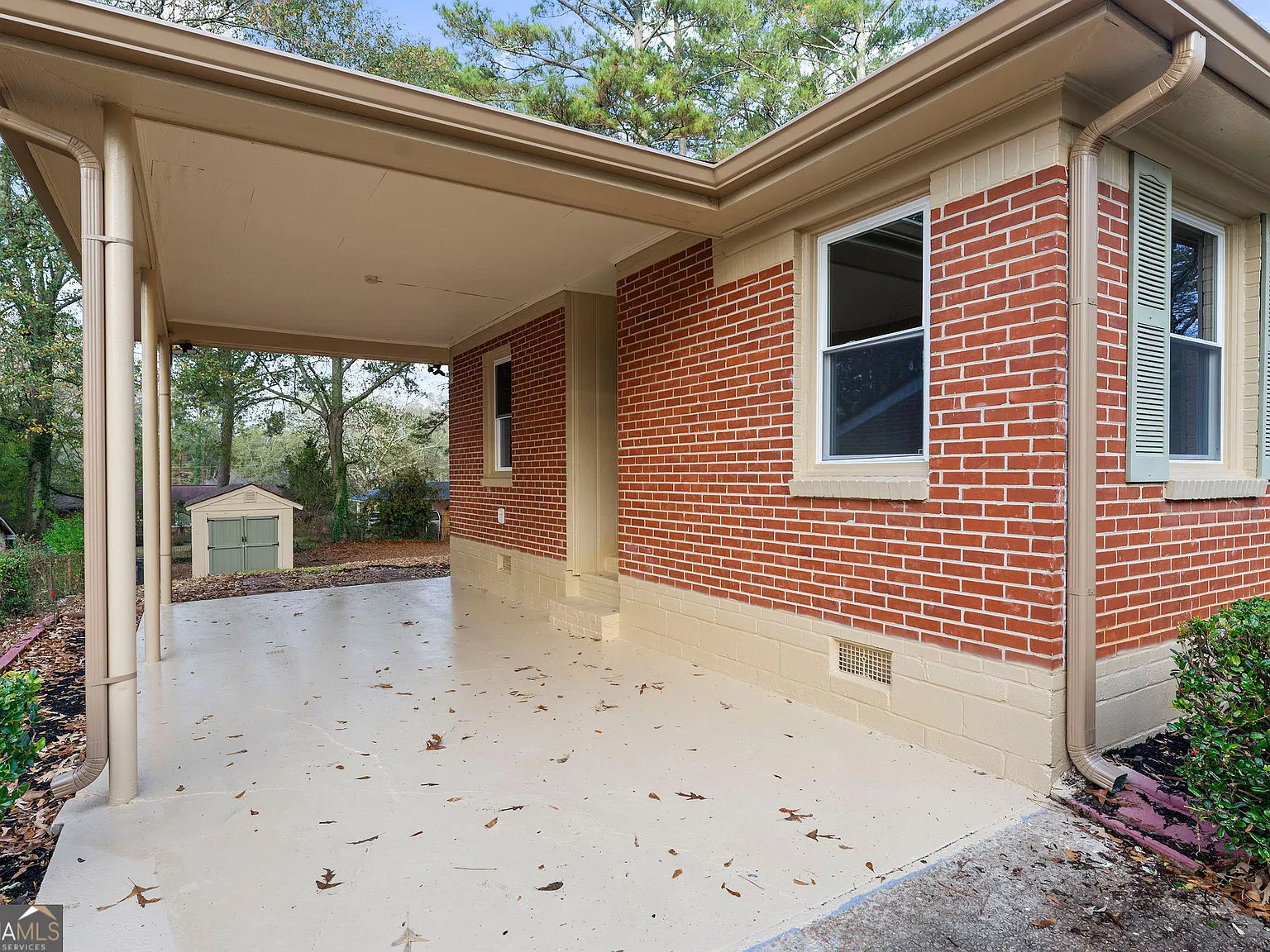 3 bed, 1.0 bath, 1101 sqft, $2,800 — Photo 4
