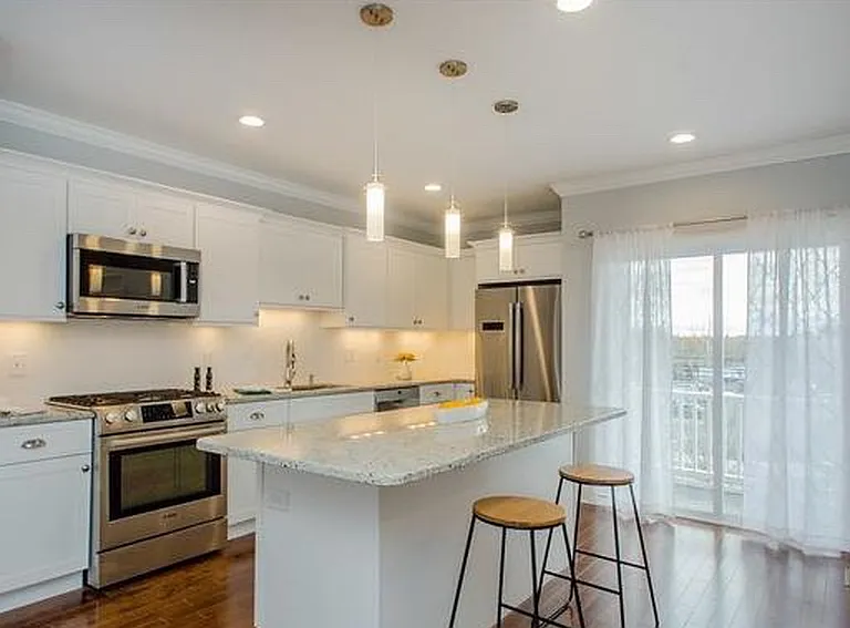 777 N Main St #9 — Photo 2
