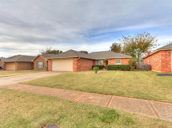 817 Shadowhill St, Norman, OK 73071